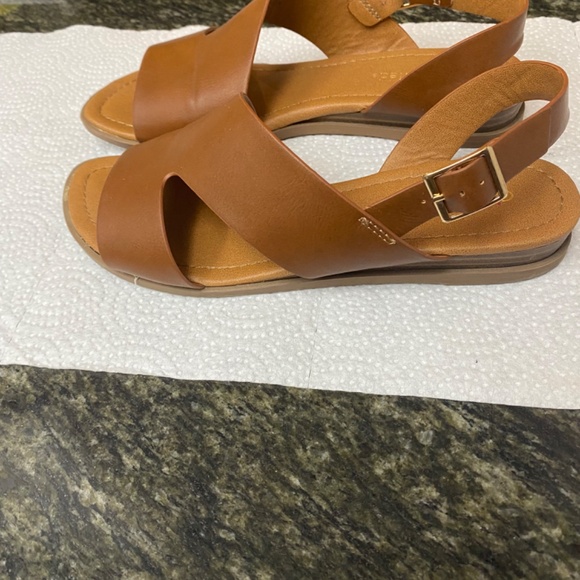 Sandal - Picture 5 of 5